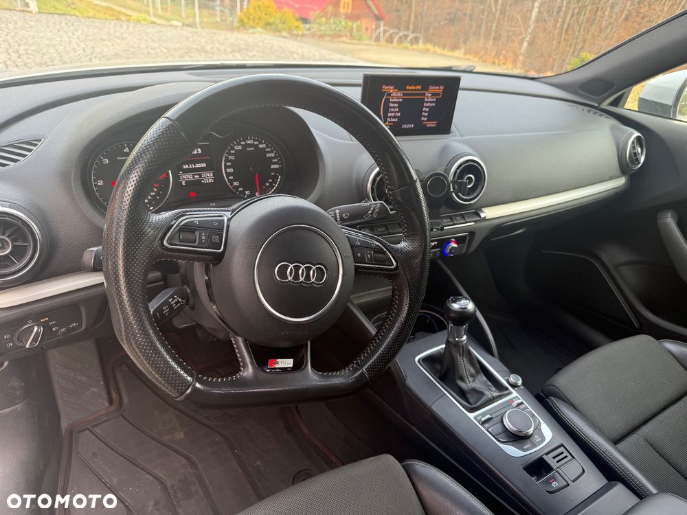 Audi A3 Sportback 1.6 TDI DPF S line Sportpaket - 6