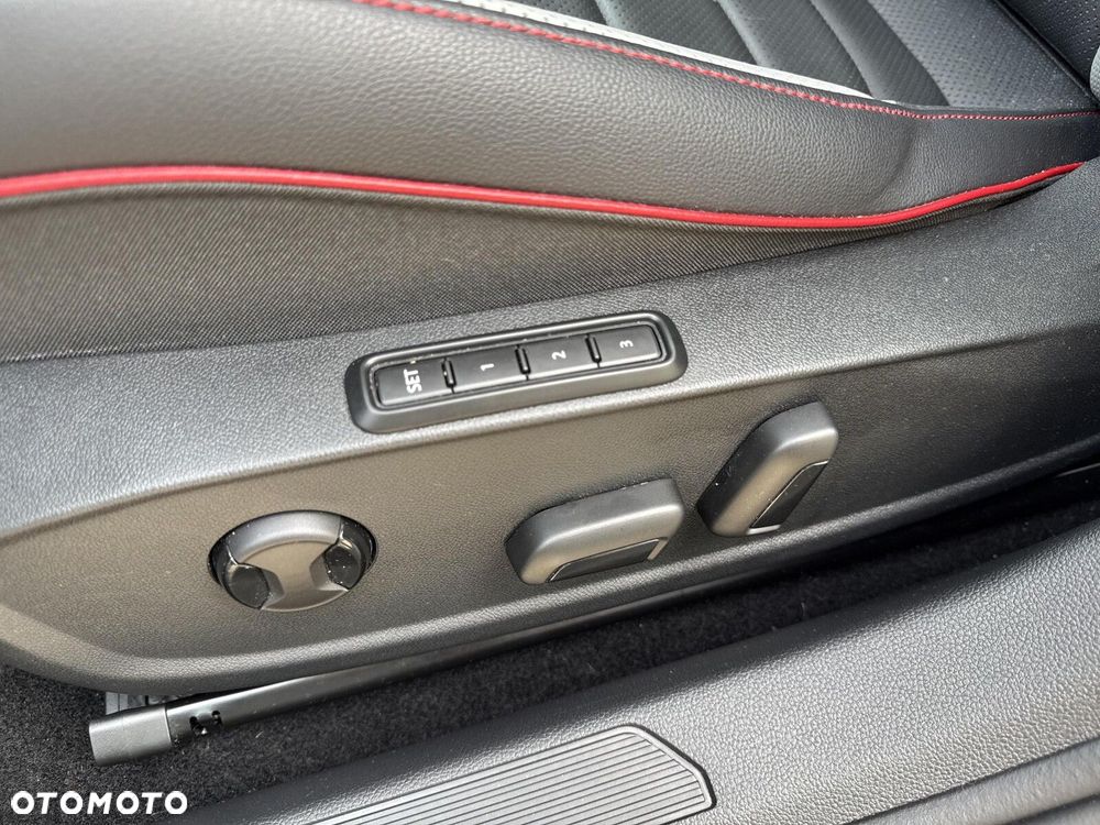 Volkswagen Golf - 14