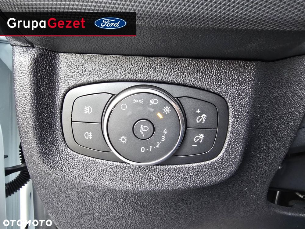 Ford Transit Courier - 36