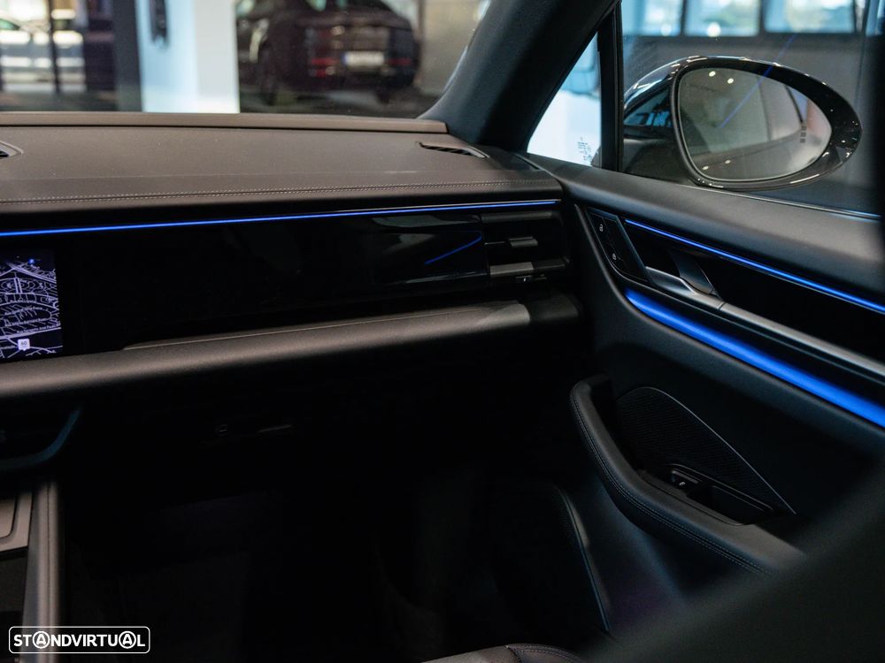 Porsche Macan Electric - 26