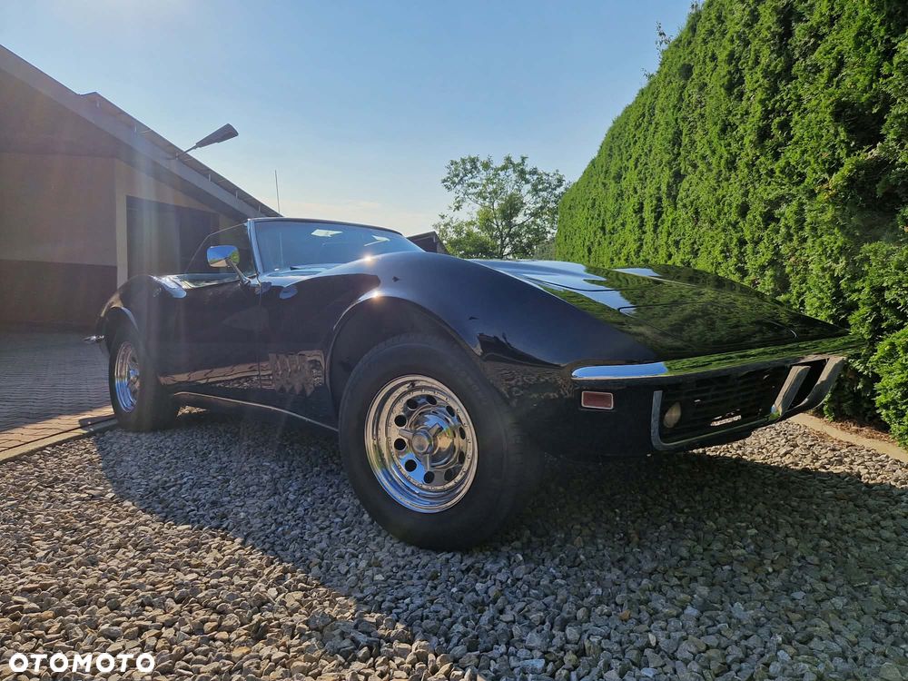 Chevrolet Corvette - 4