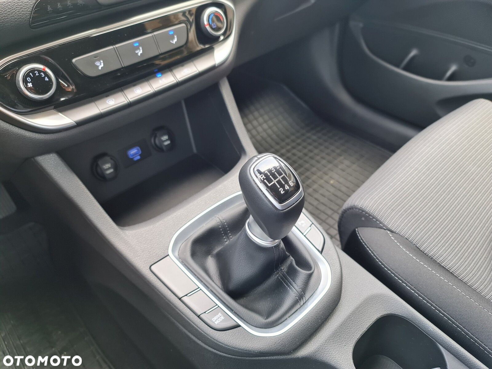 Hyundai i30 1.5 T-GDI 48V Modern - 23