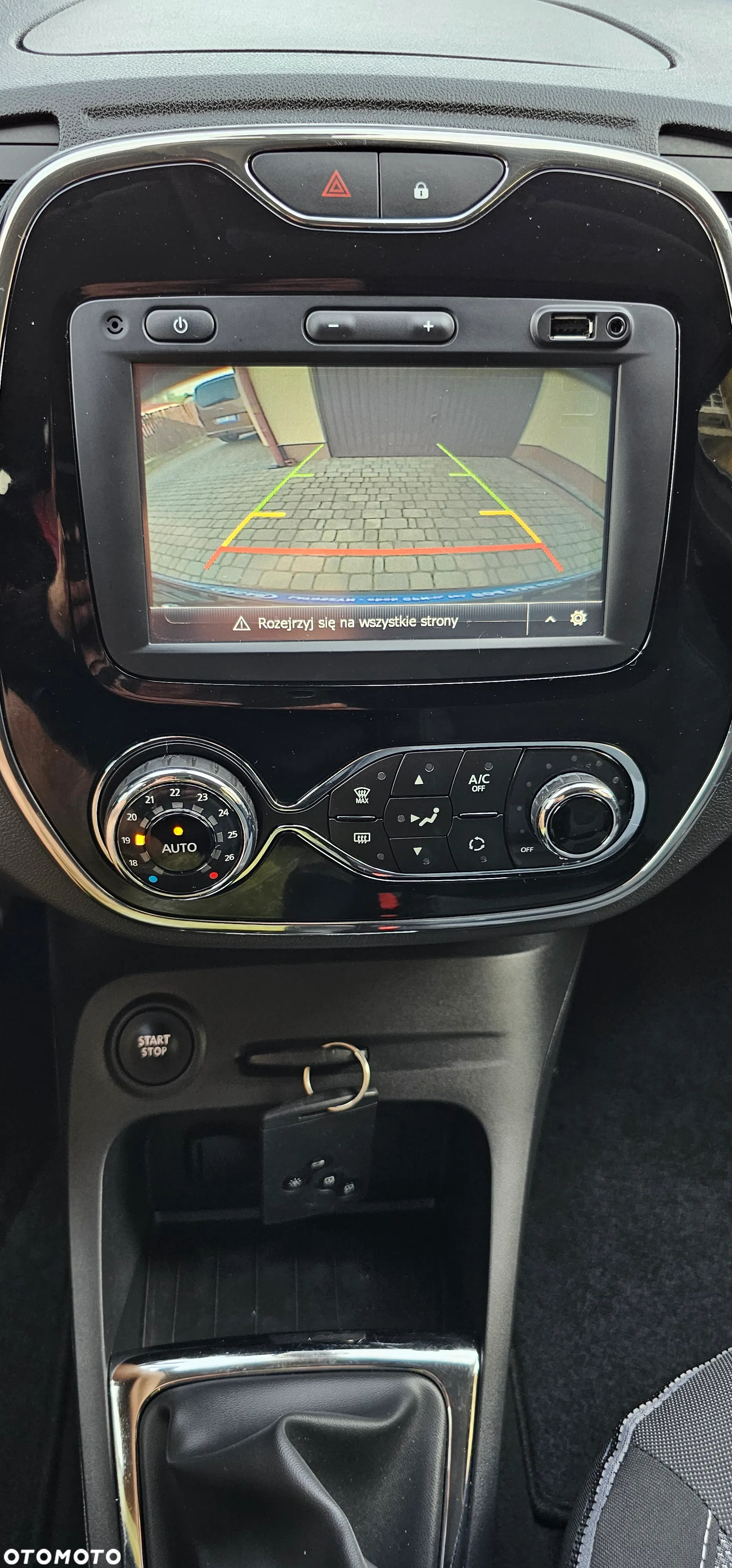 Renault Captur - 23
