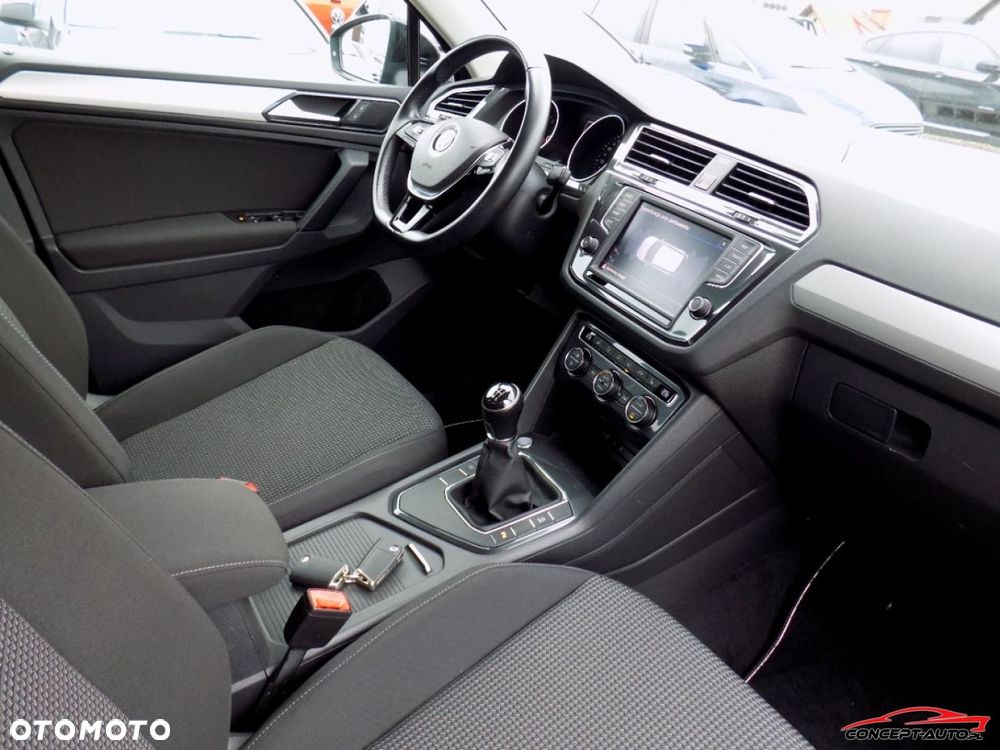 Volkswagen Tiguan - 24