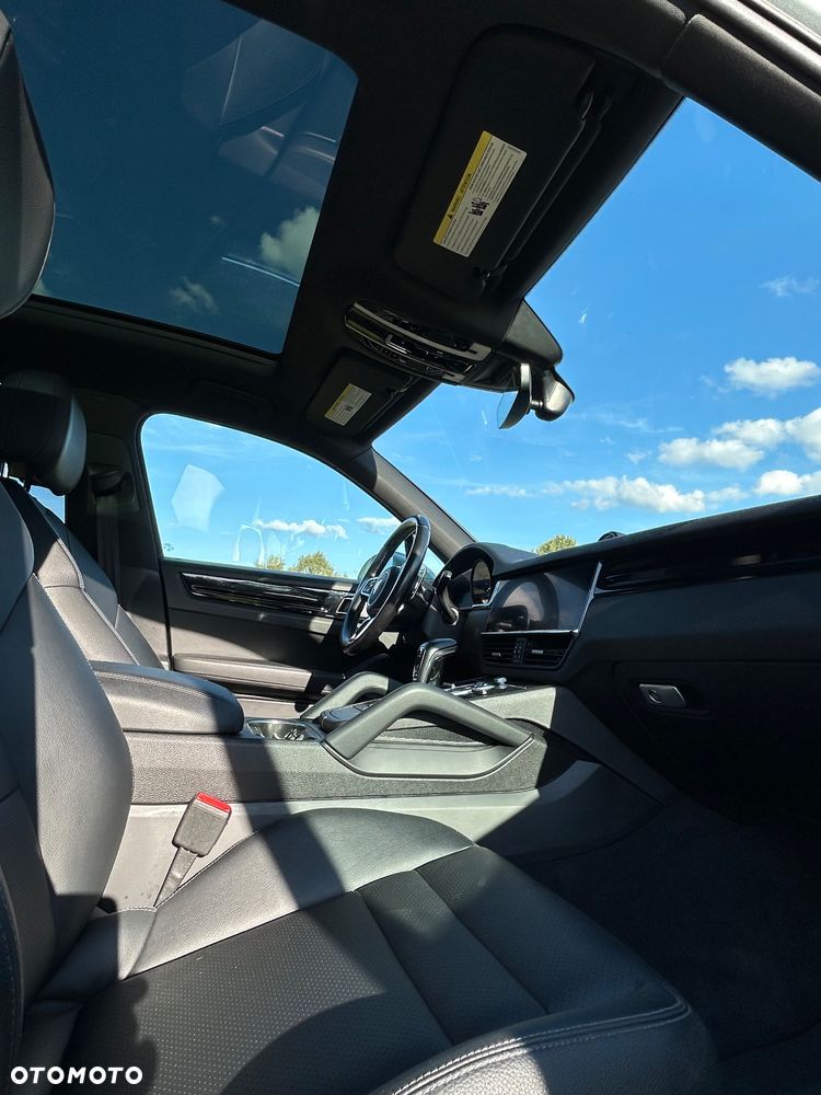 Porsche Cayenne Platinum Edition - 26