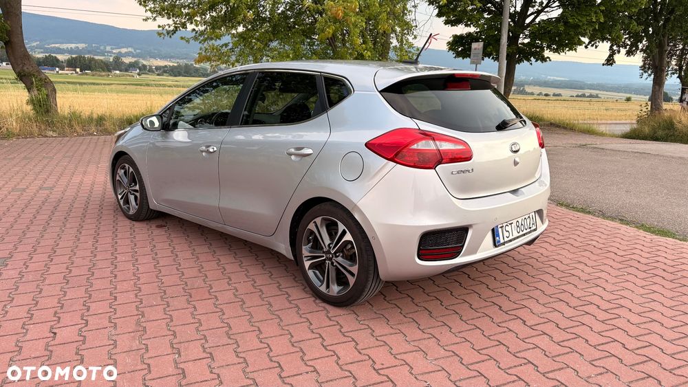 Kia Ceed 1.6 CRDi 136 ISG Platinum Edition - 4
