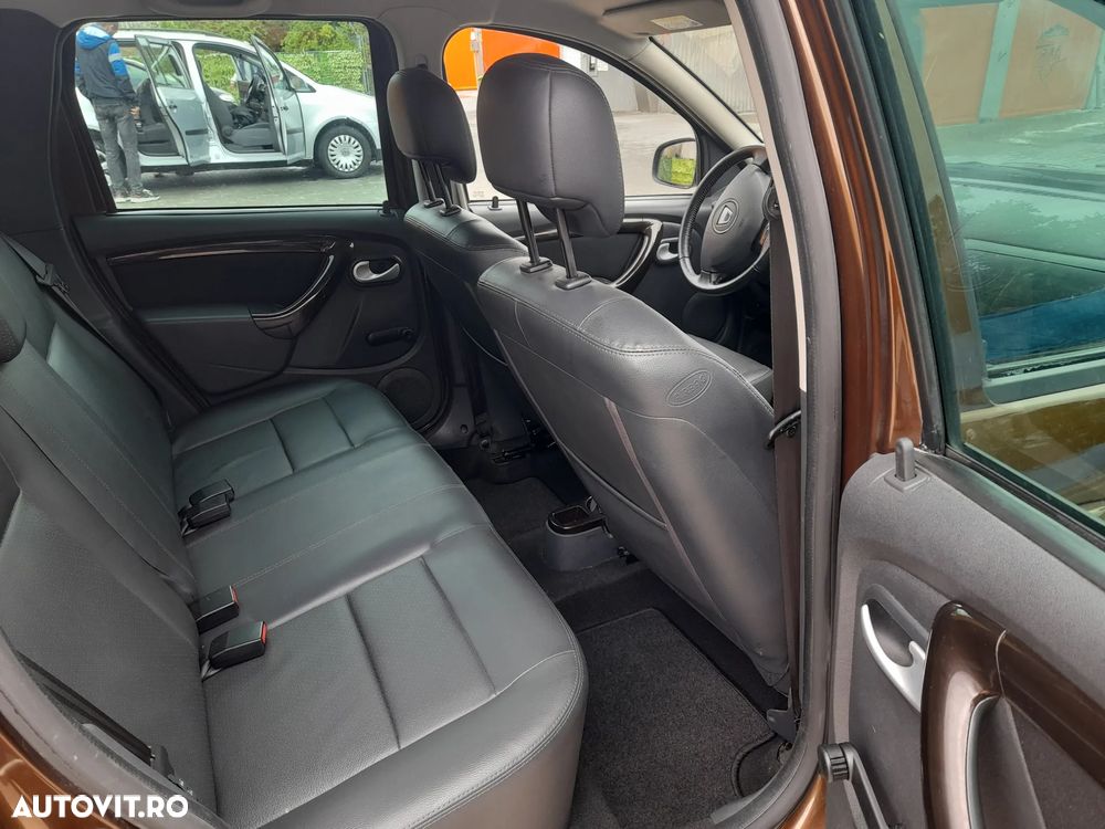 Dacia Duster 1.6 16V 4x4 Laureate - 9