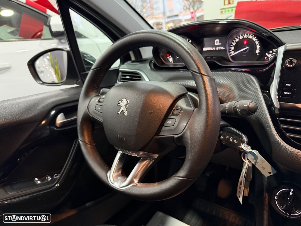 Peugeot 208 1.2 PureTech Style - 15