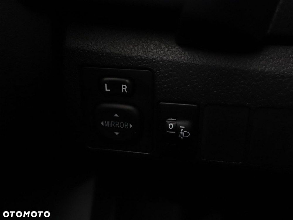 Toyota Auris 1.8 VVT-i Automatik Comfort - 33