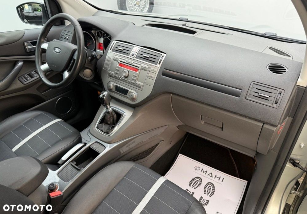 Ford Kuga 2.0 TDCi 4x4 Titanium - 17