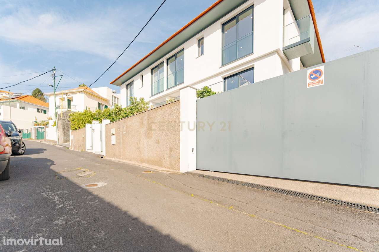 Moradia Geminada T3 Moderna em Open Space e Vista para o Porto do Func - Grande imagem: 3/54