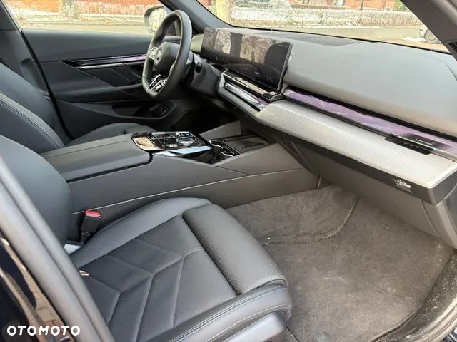 BMW i5 84kWh xDrive40 M Sport - 13