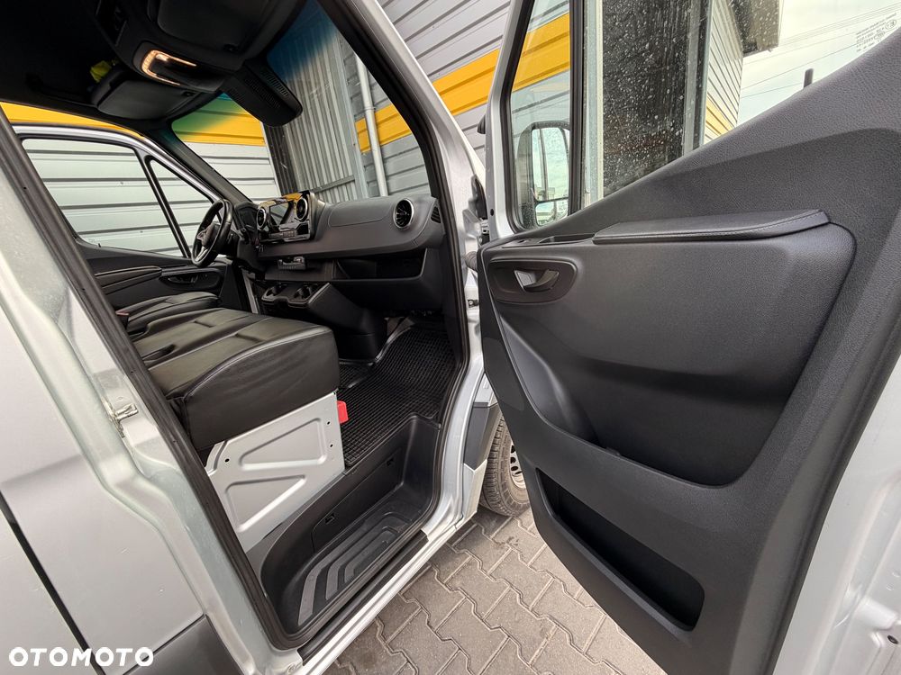 Mercedes-Benz Sprinter - 19