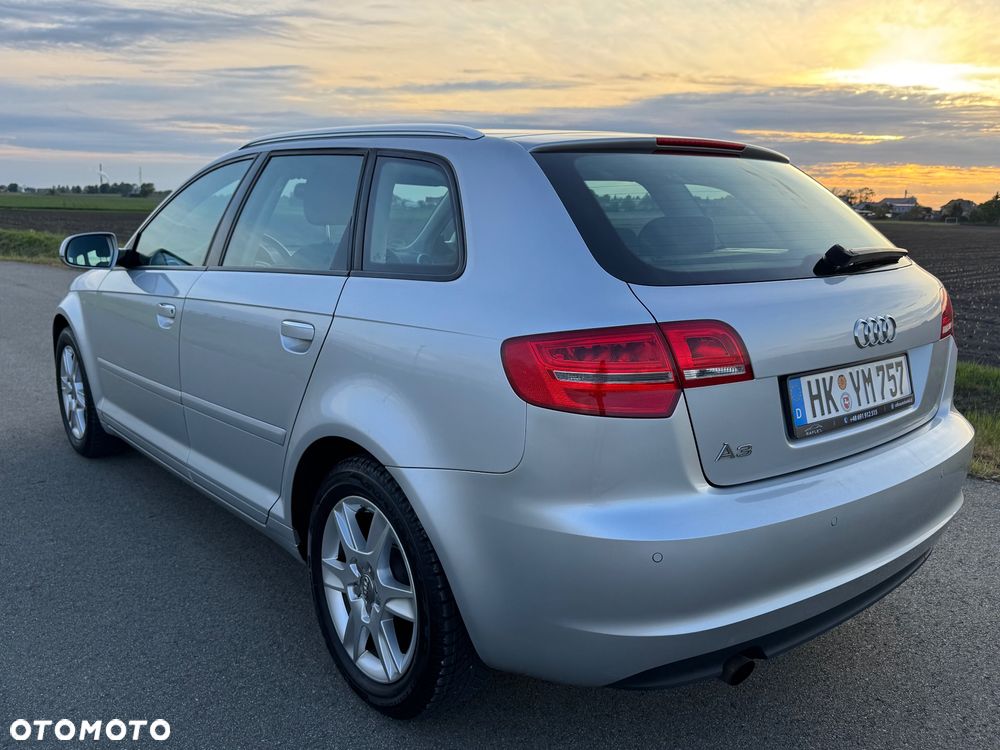 Audi A3 Sportback 1.6 Ambiente - 17