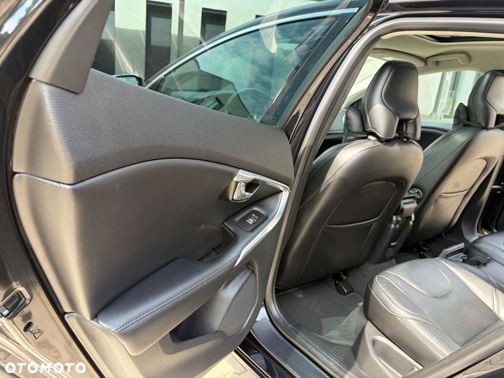 Volvo V40 D4 Drive-E Summum - 22