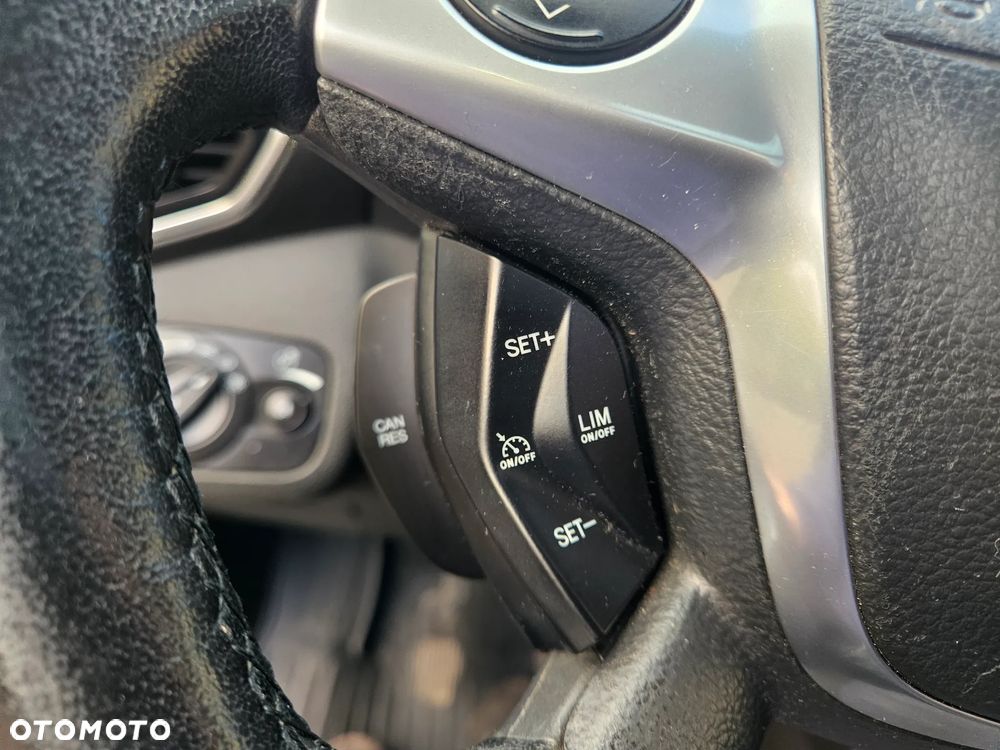 Ford Kuga 2.0 TDCi 2x4 Trend - 23