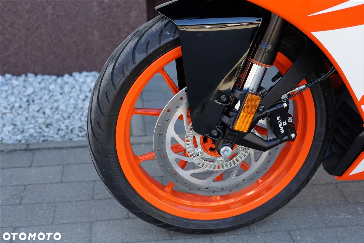 KTM RC 125 - 31