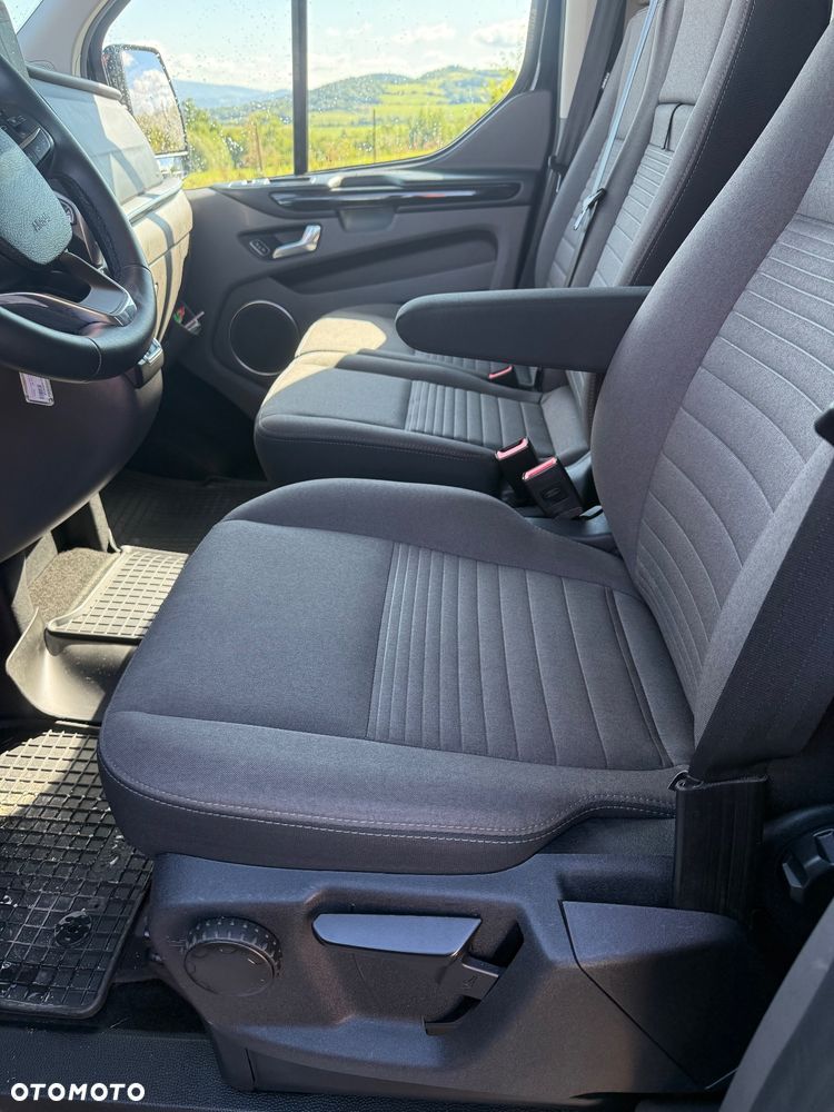 Ford Tourneo Custom 320 L1H1 VA Autm Titanium - 16