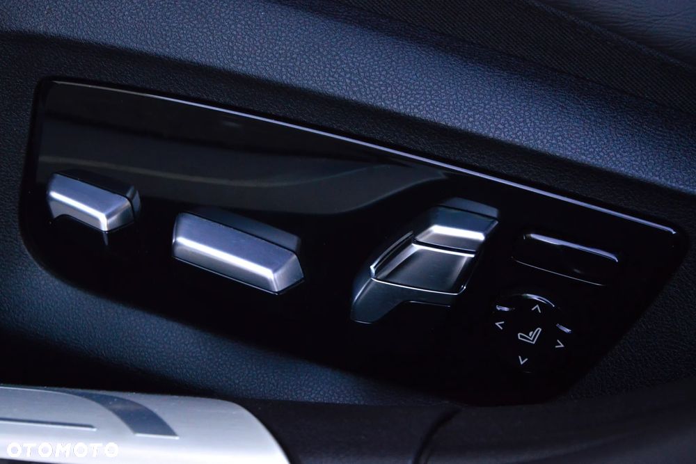 BMW Seria 7 750d xDrive - 15