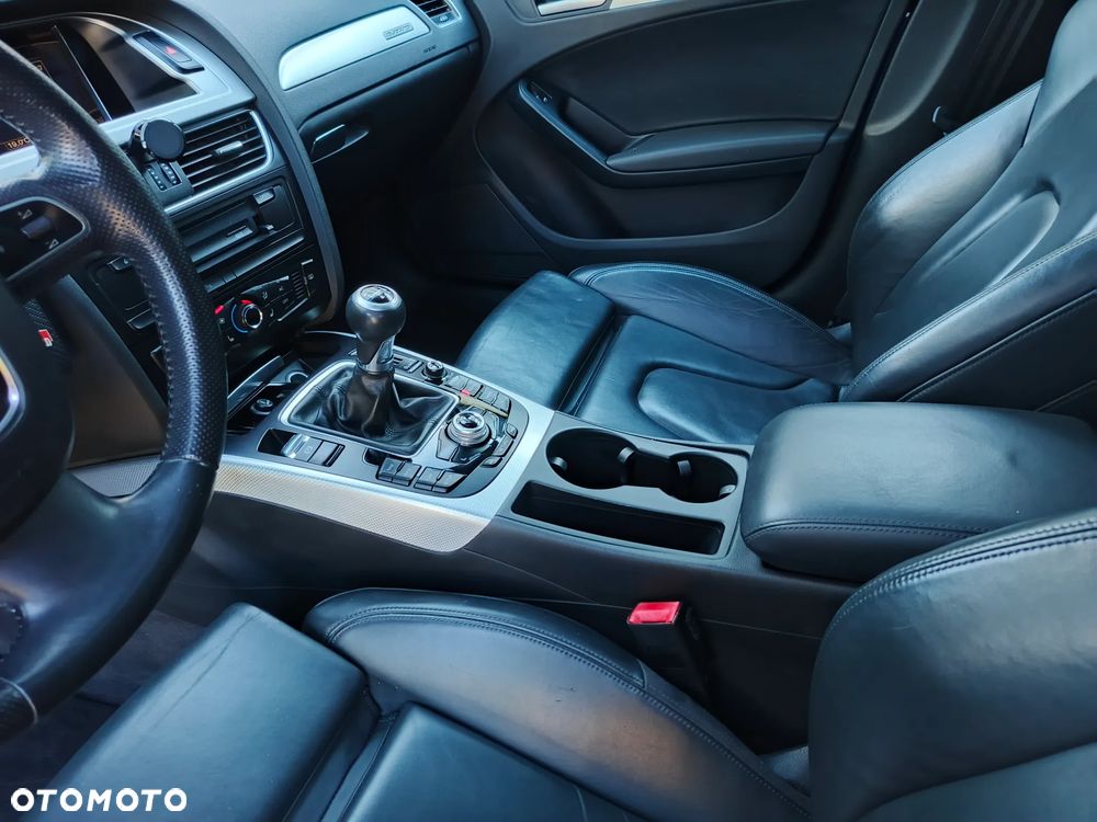 Audi A4 Avant 2.0 TDI DPF quattro S line Sportpaket (plus) - 24