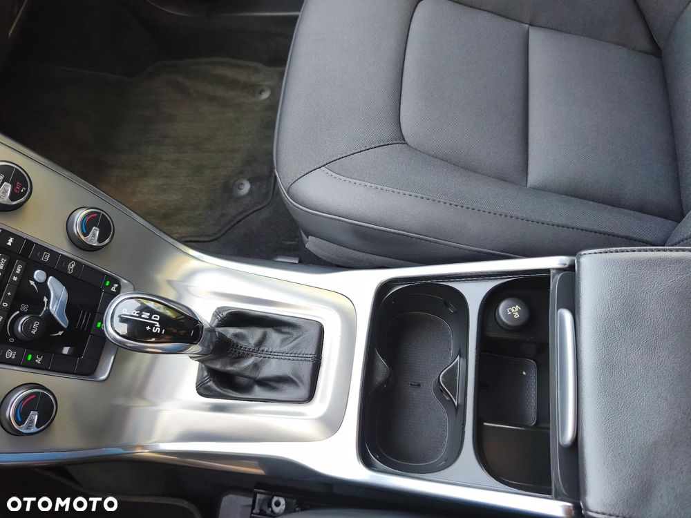 Volvo V70 D3 Momentum - 17