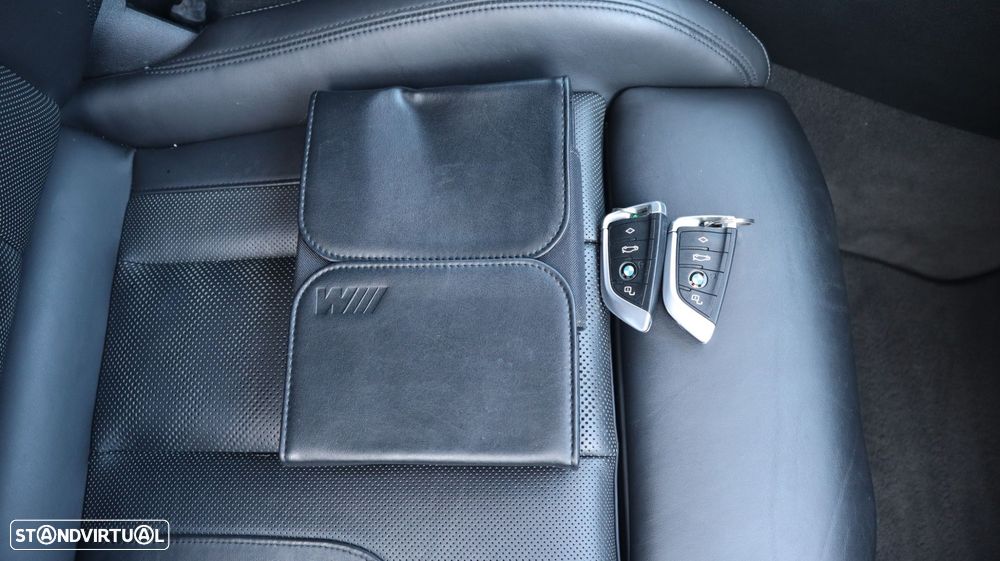 BMW M3 Competition - 36