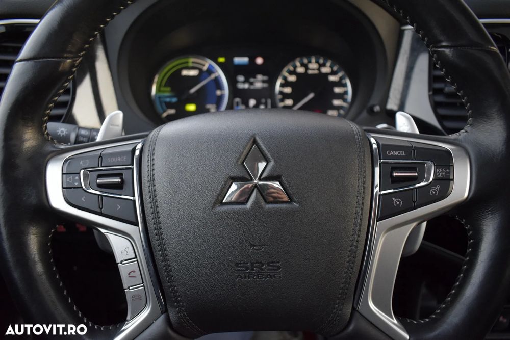 Mitsubishi Outlander - 24