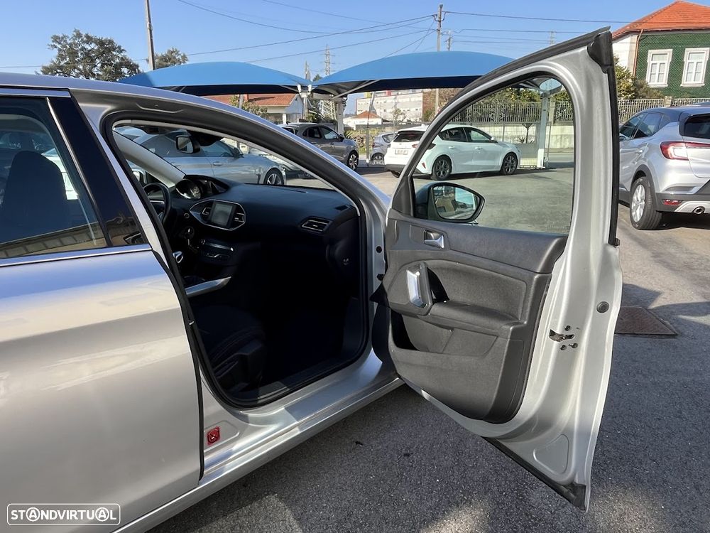 Peugeot 308 1.6 e-HDi Allure - 25