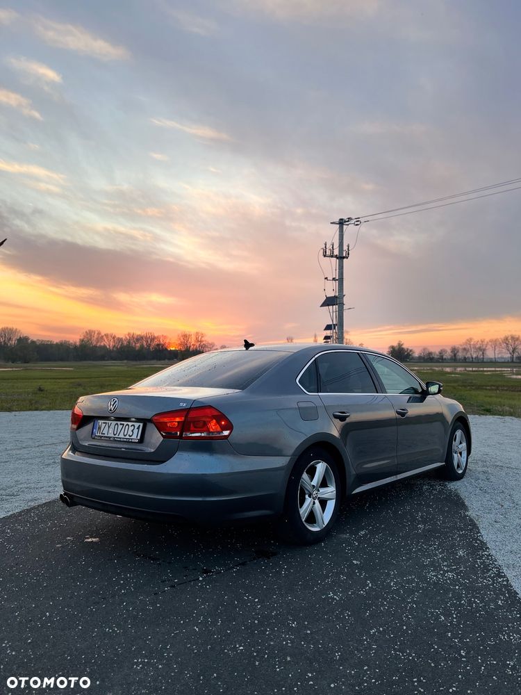 Volkswagen Passat - 4