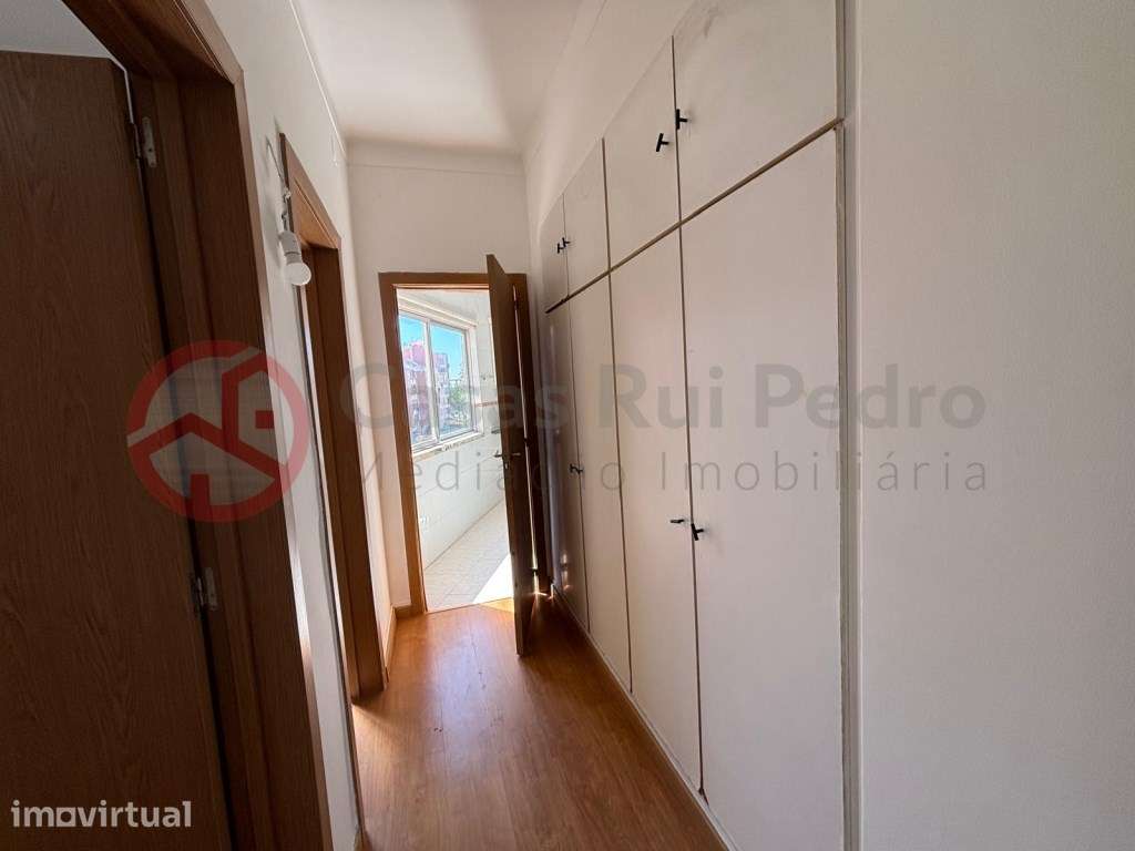 Apartamento T4 remodelado nas Mercês , Rio de Mouro - Grande imagem: 5/25