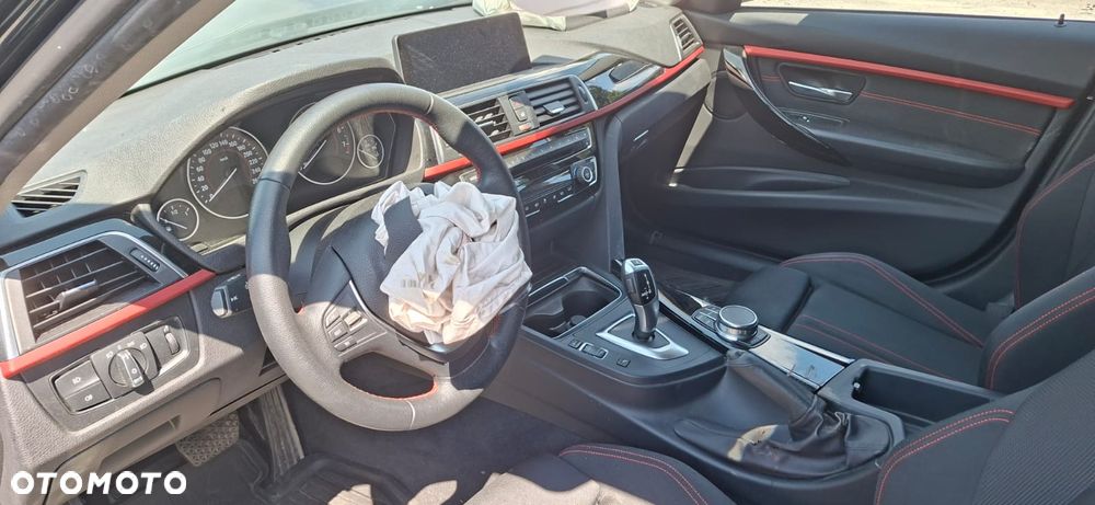 BMW Seria 3 330i xDrive - 8
