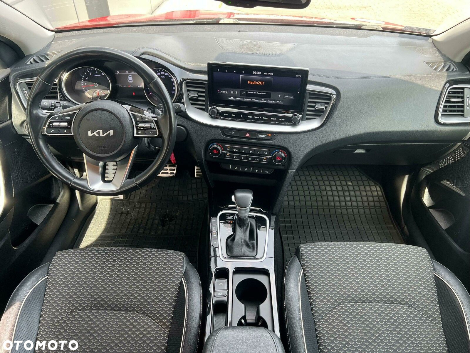 Kia Ceed - 9