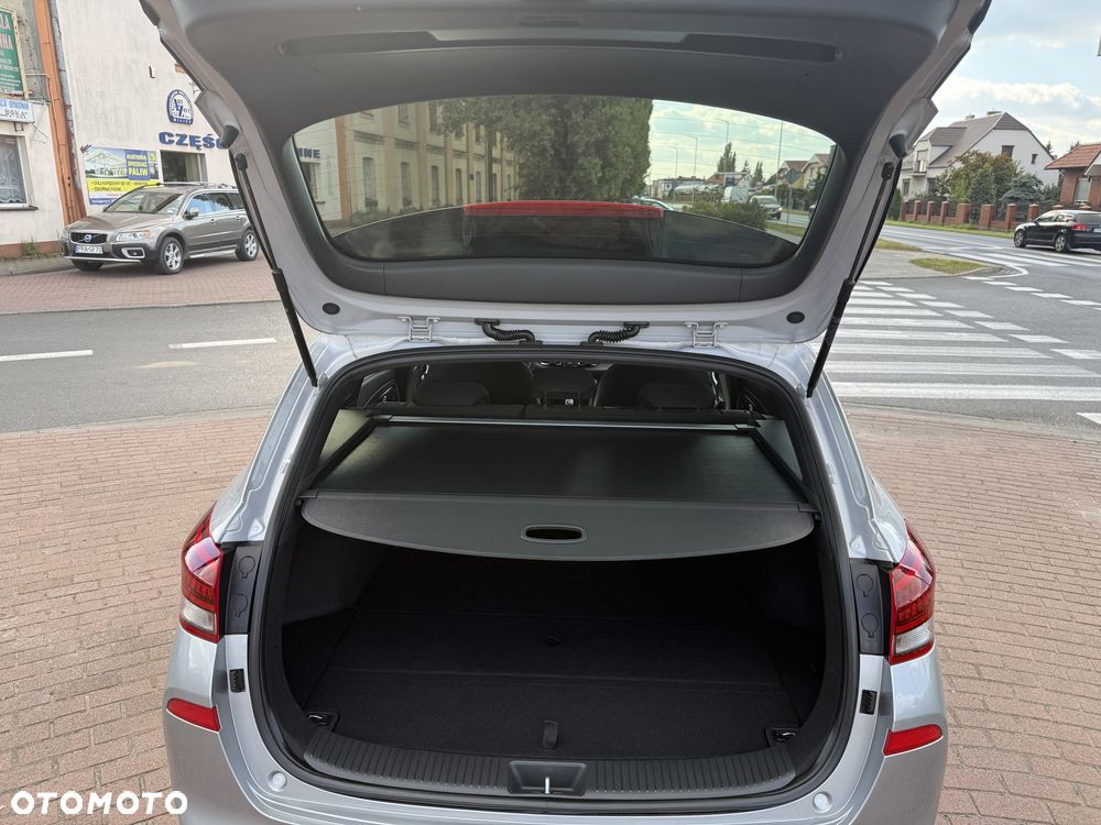 Hyundai i30 Kombi 1.5 T-GDI 48V-Hybrid Intro - 18