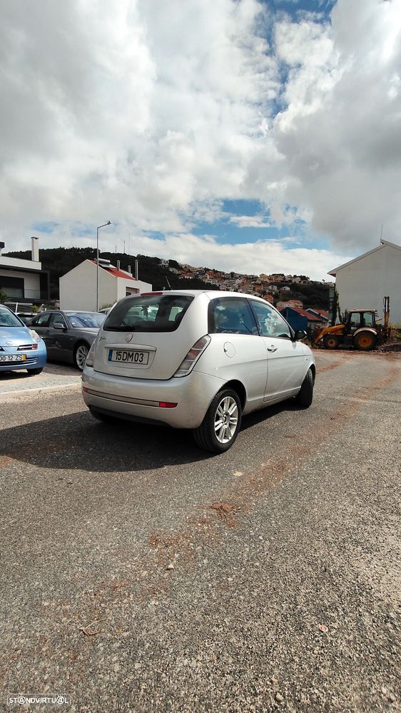 Lancia Ypsilon - 5