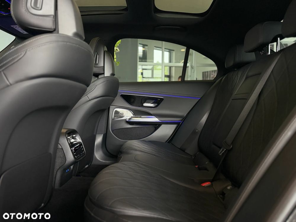Mercedes-Benz Klasa E 300 4-Matic AMG - 15