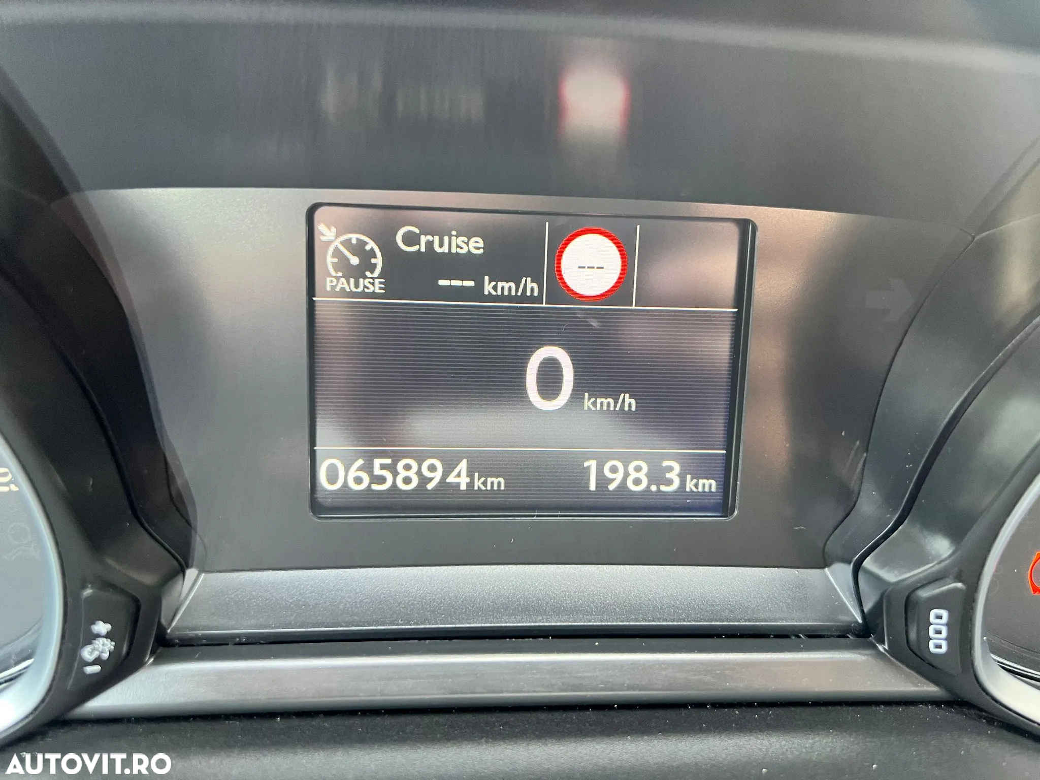 Peugeot 308 1.2 L PureTech Turbo S&S Allure - 8