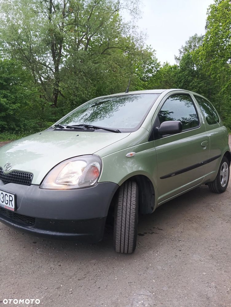 Toyota Yaris 1.0 Base - 2