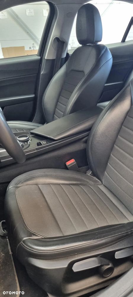 Alfa Romeo Giulia 2.2 D Turbo Super - 9