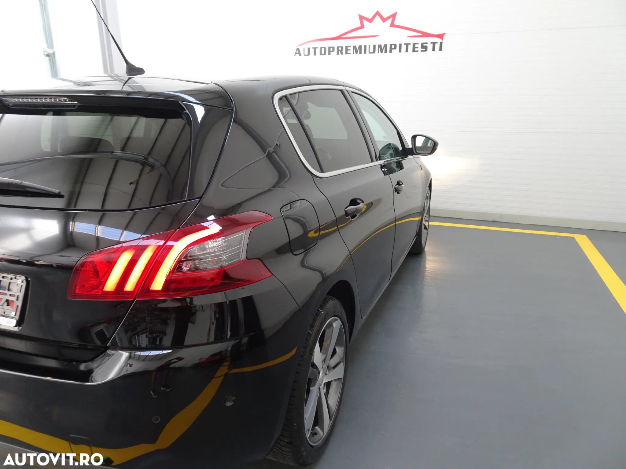 Peugeot 308 PureTech 130 GPF EAT8 Stop & Start Tech Edition - 17