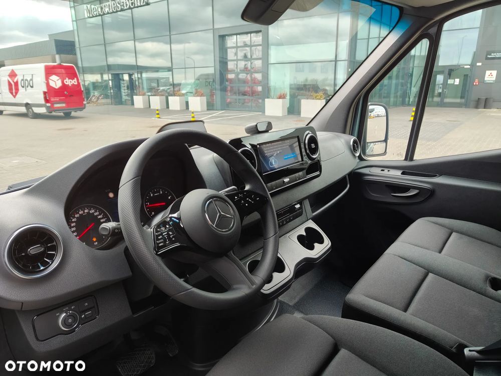 Mercedes-Benz Sprinter - 10