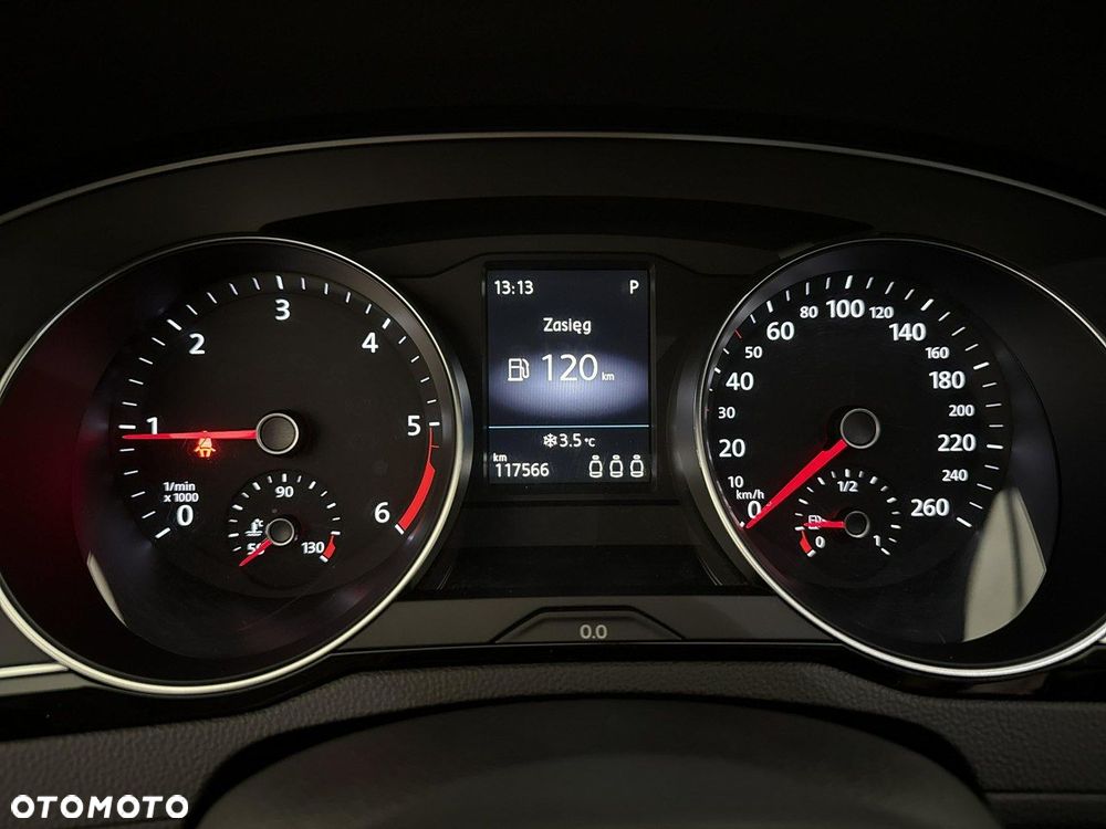 Volkswagen Passat - 16