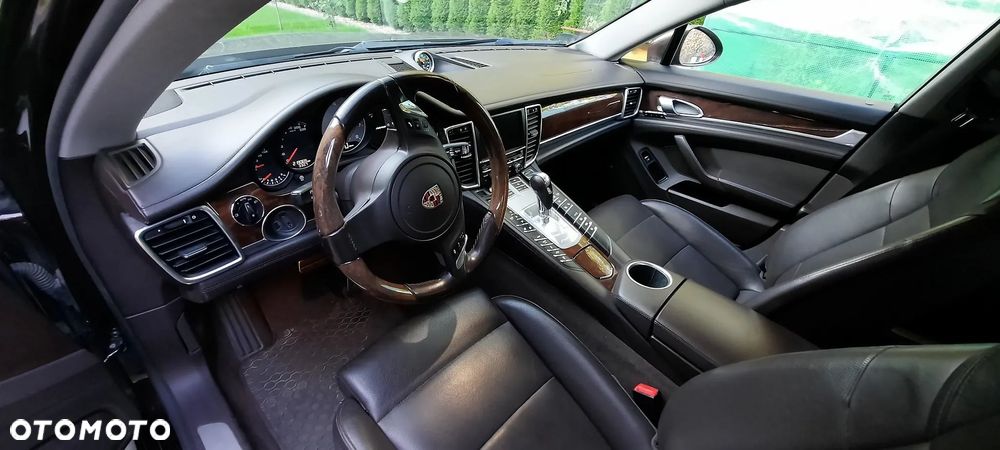 Porsche Panamera 4S - 16
