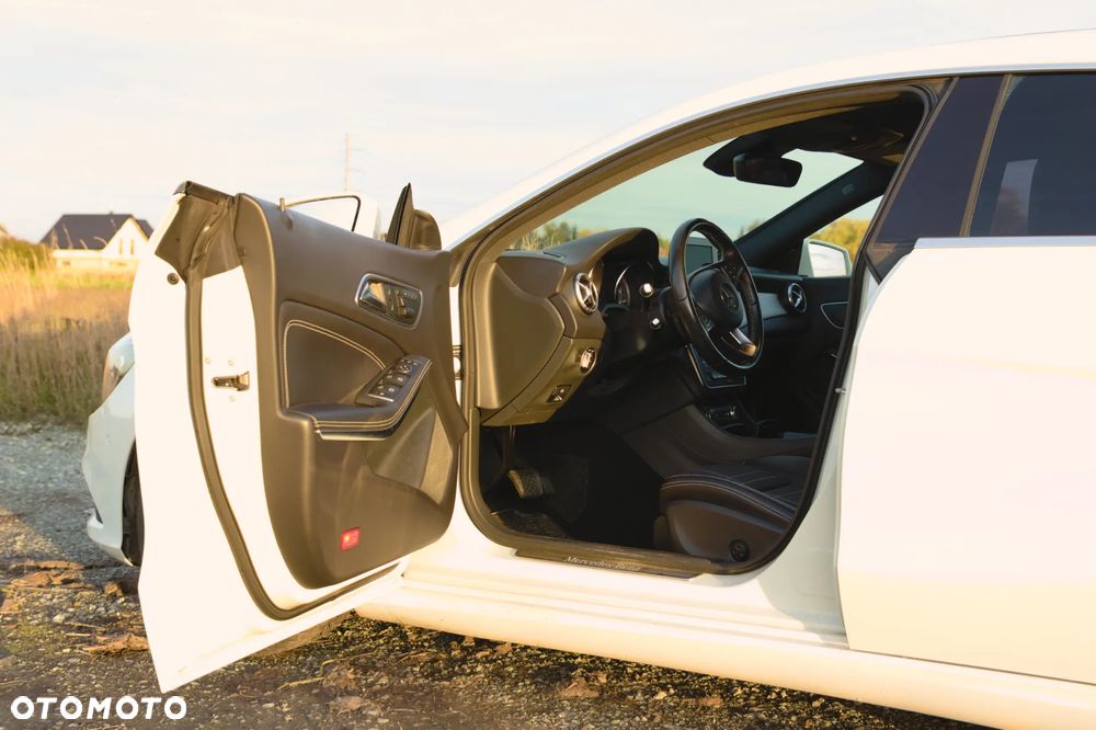 Mercedes-Benz CLA 200 7G-DCT - 8