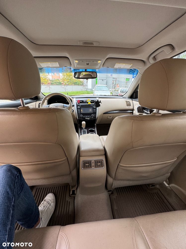 Nissan Altima - 24