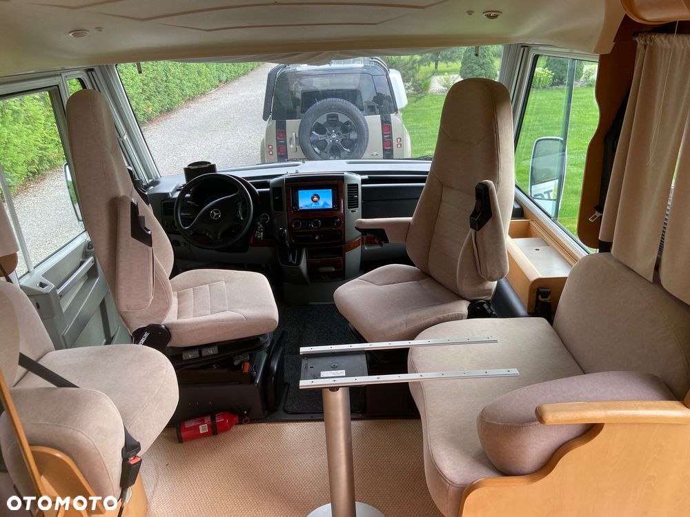 Mercedes-Benz Pilote Explorateur - 16