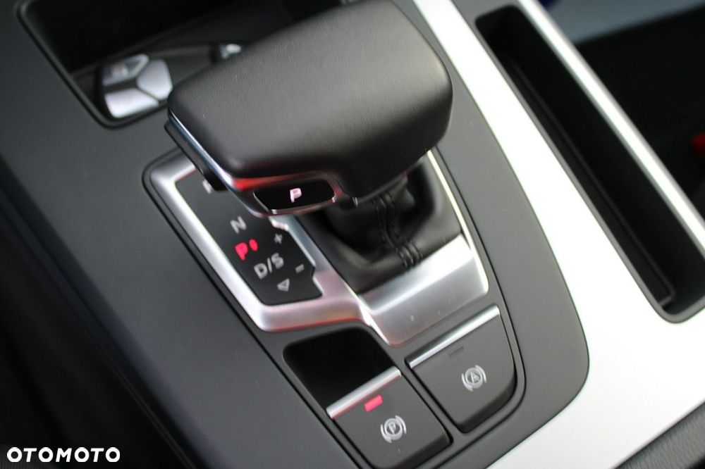 Audi Q5 Sportback - 36