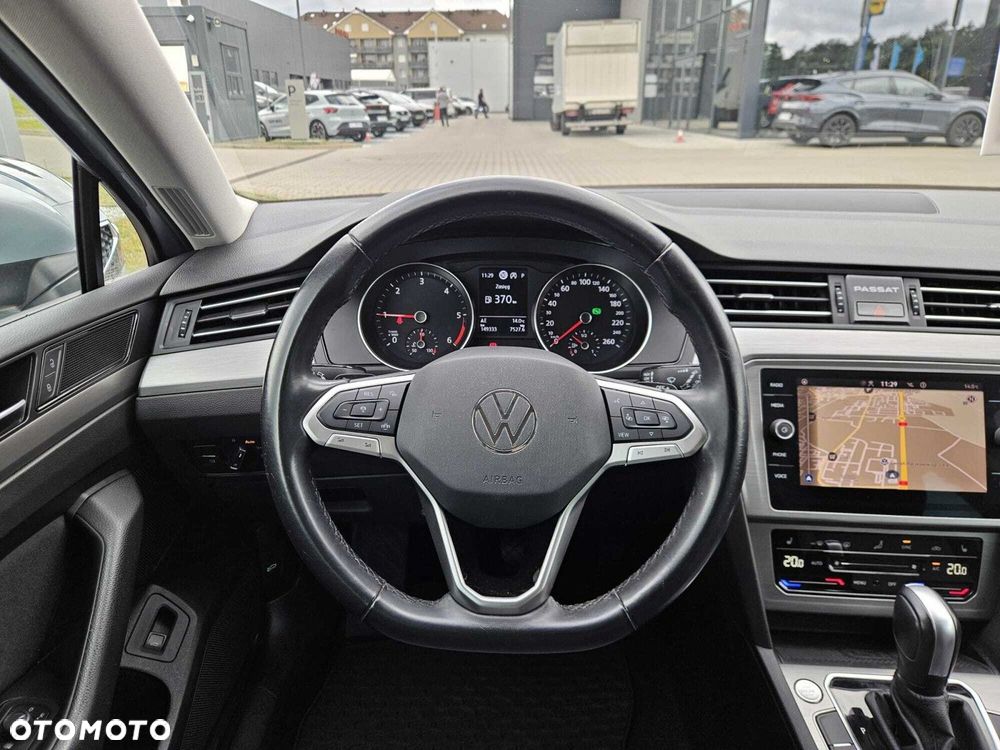 Volkswagen Passat - 20