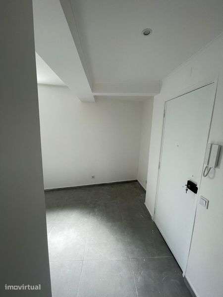 Apartamento t2 totalmente remodelado com terraco - Grande imagem: 5/9