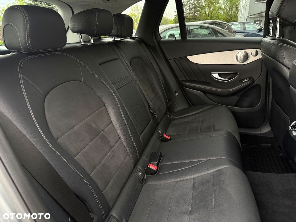 Mercedes-Benz GLC 220 d 4Matic 9G-TRONIC - 36