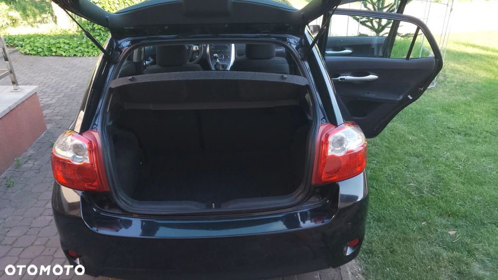 Toyota Auris 1.6 Premium + - 5